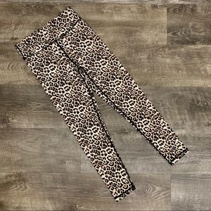 ZYIA ACTIVE Leopard Print Booty Scrunch Leggings Medium